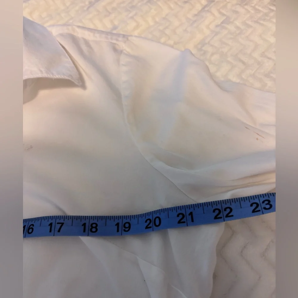 NEW YORK AND COMPANY Oversized Blouse - Picture 13 of 15